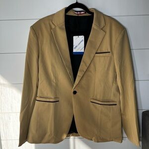 New‎ Men’s geek lighting blazer size 40(M-L) Beautiful camel and brown color